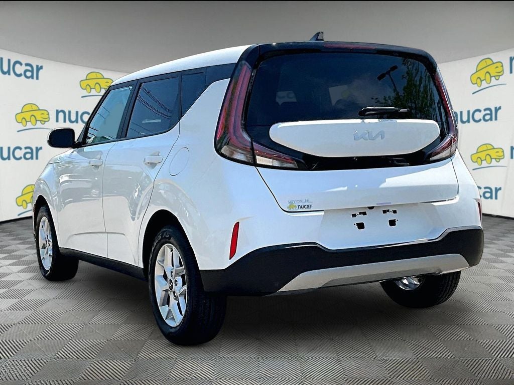 2023 Kia Soul LX