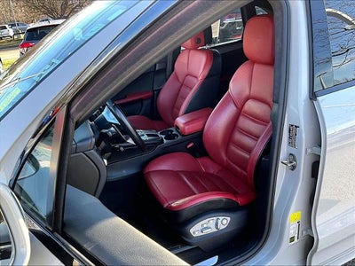 2021 Porsche Macan Turbo AWD