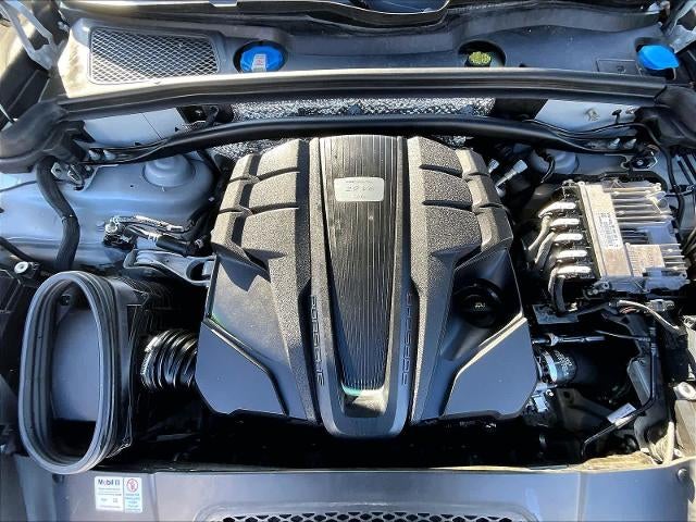 2021 Porsche Macan Turbo AWD