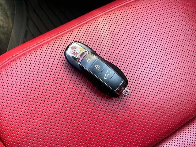 2021 Porsche Macan Turbo AWD