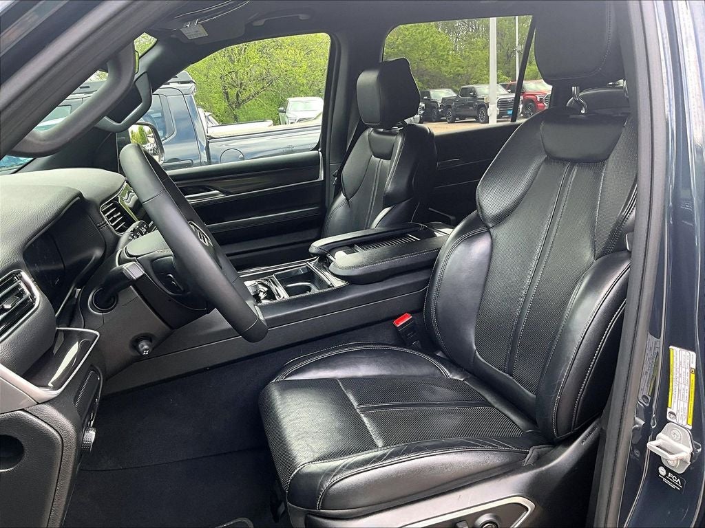 2024 Jeep Wagoneer L Base