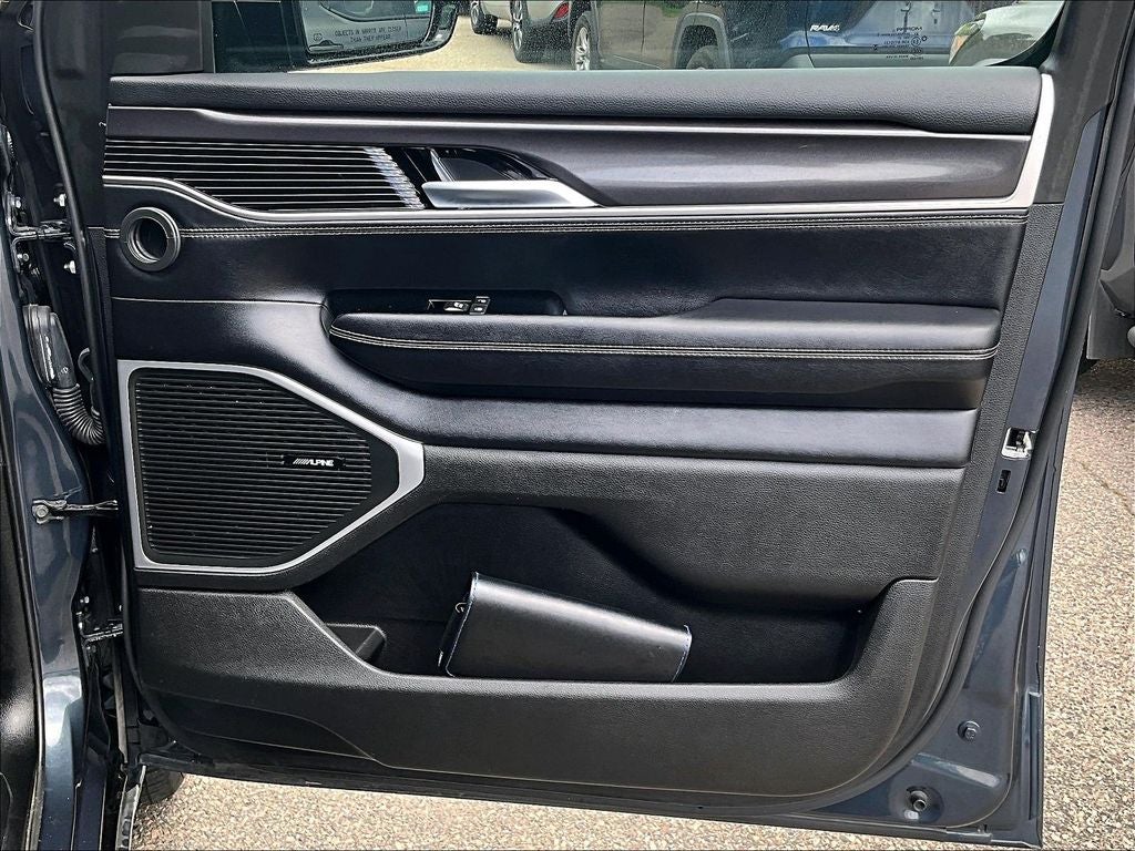 2024 Jeep Wagoneer L Base