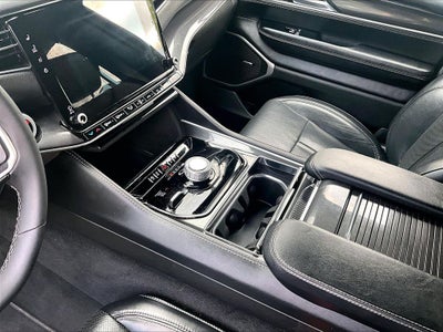 2024 Jeep Wagoneer L Base