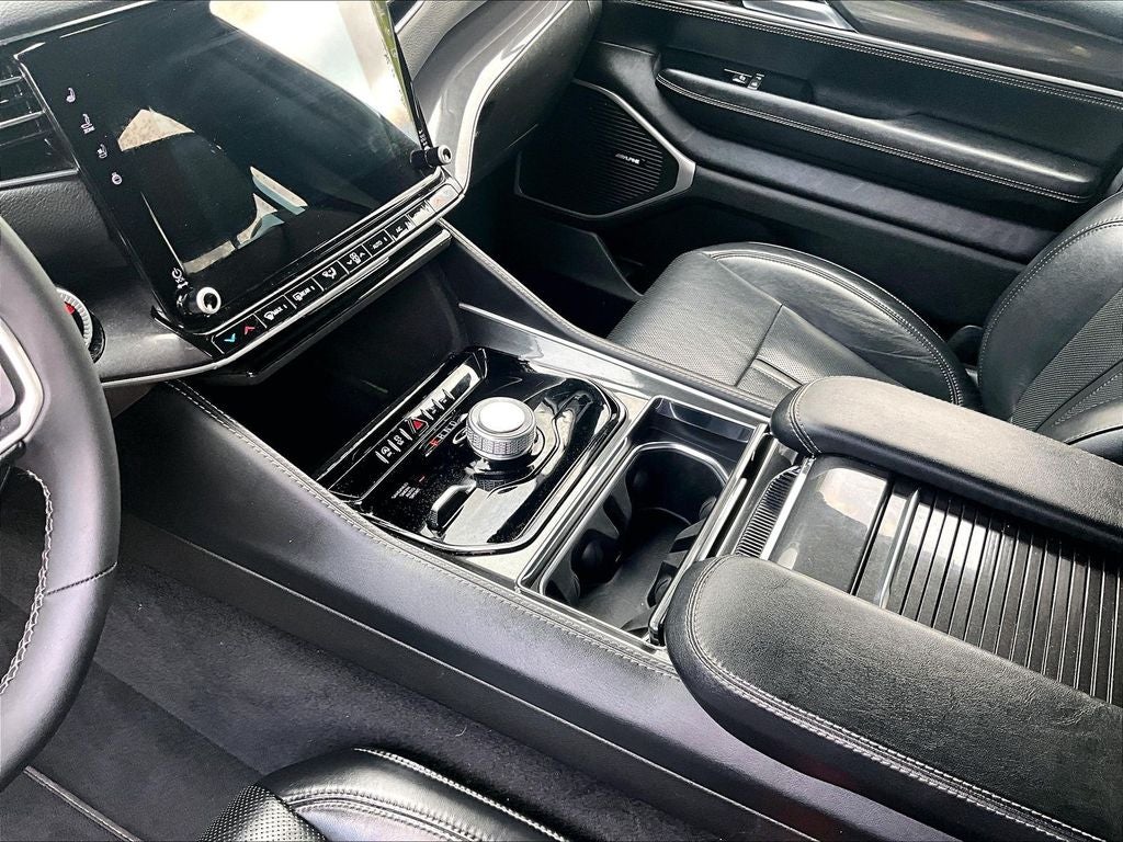 2024 Jeep Wagoneer L Base