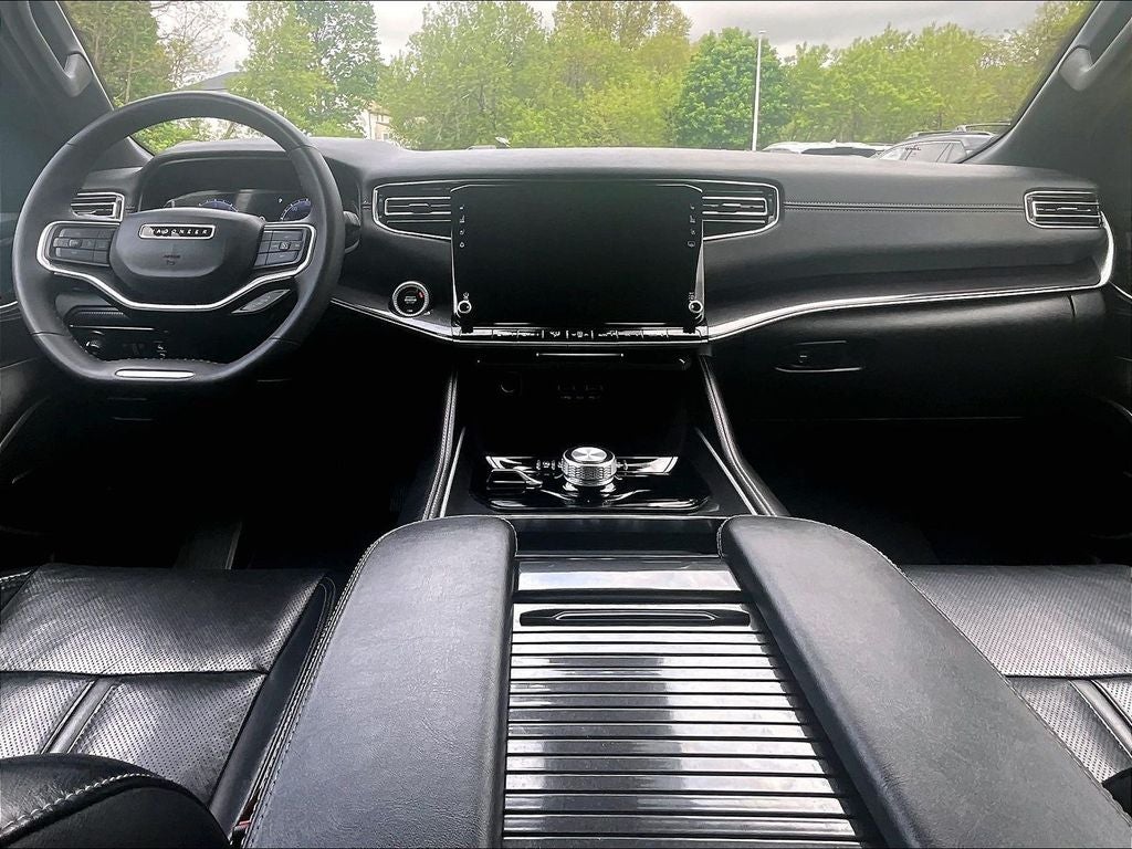 2024 Jeep Wagoneer L Base