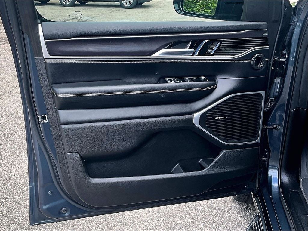 2024 Jeep Wagoneer L Base