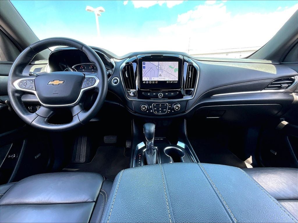 2023 Chevrolet Traverse LT Leather