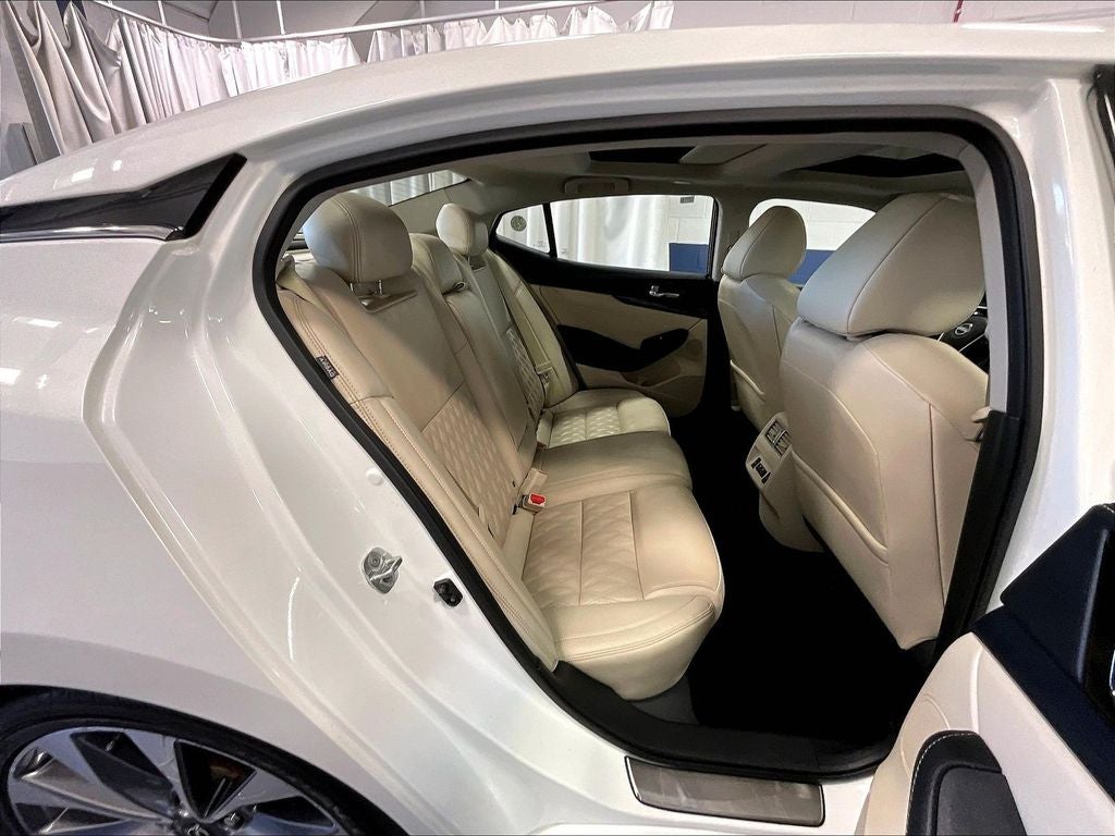 2023 Nissan Maxima Platinum