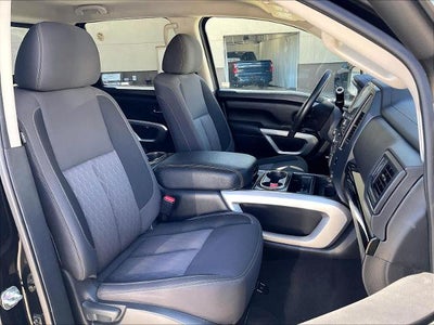 2023 Nissan Titan 4x4 Crew Cab SV