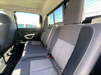 2023 Nissan Titan 4x4 Crew Cab SV