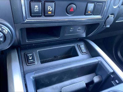 2023 Nissan Titan 4x4 Crew Cab SV