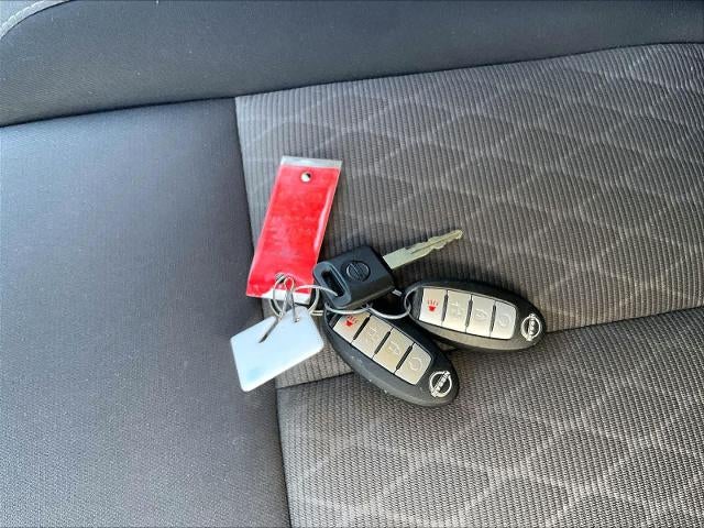 2023 Nissan Titan 4x4 Crew Cab SV