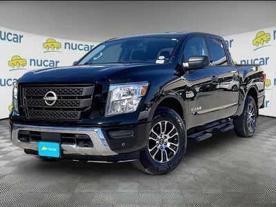 2023 Nissan Titan 4x4 Crew Cab SV