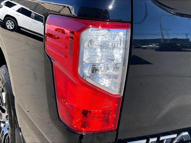 2023 Nissan Titan 4x4 Crew Cab SV