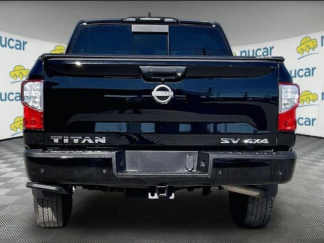 2023 Nissan Titan 4x4 Crew Cab SV