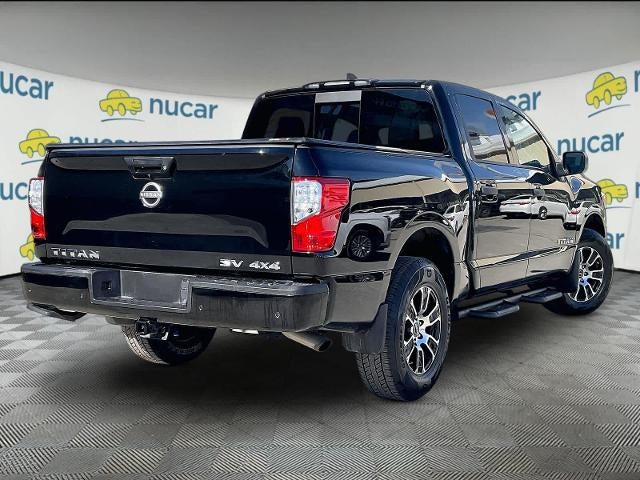 2023 Nissan Titan 4x4 Crew Cab SV