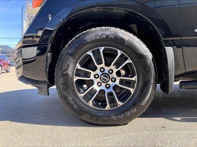 2023 Nissan Titan 4x4 Crew Cab SV