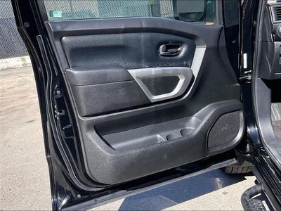 2023 Nissan Titan 4x4 Crew Cab SV