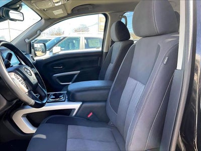 2023 Nissan Titan 4x4 Crew Cab SV