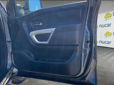 2022 Nissan Titan SV