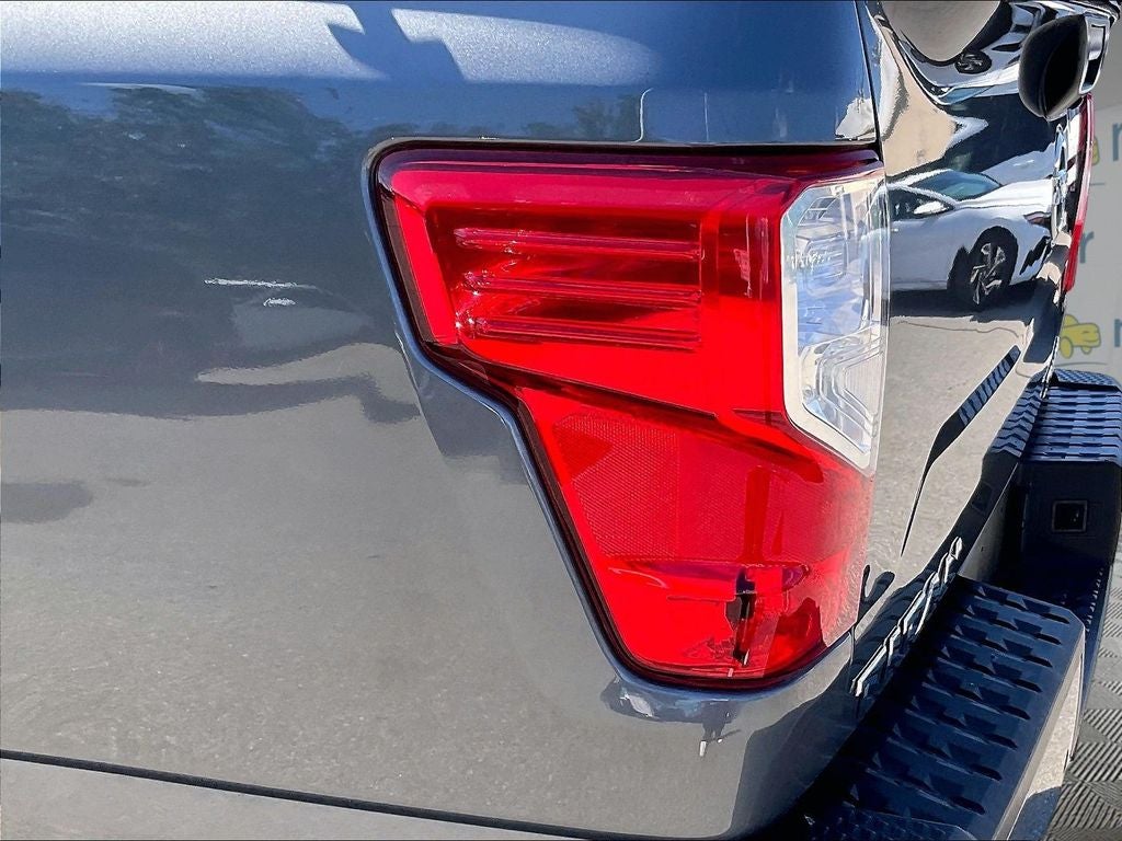 2022 Nissan Titan SV