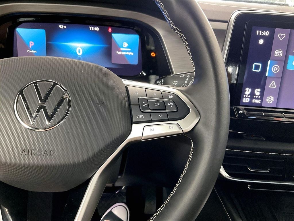 2026 Volkswagen Atlas Cross Sport 2.0T SE w/Technology