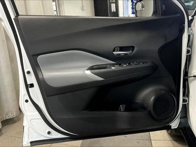 2023 Nissan Kicks SR FWD