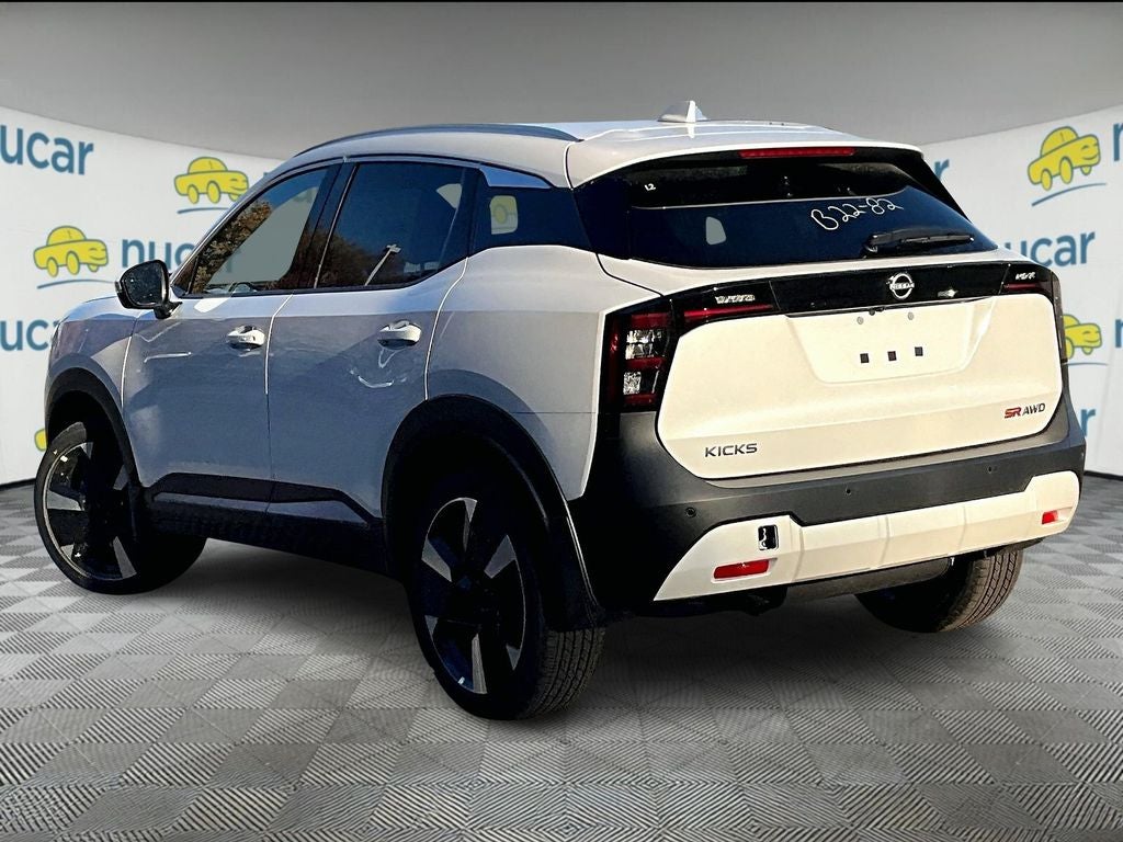 2025 Nissan Kicks SR