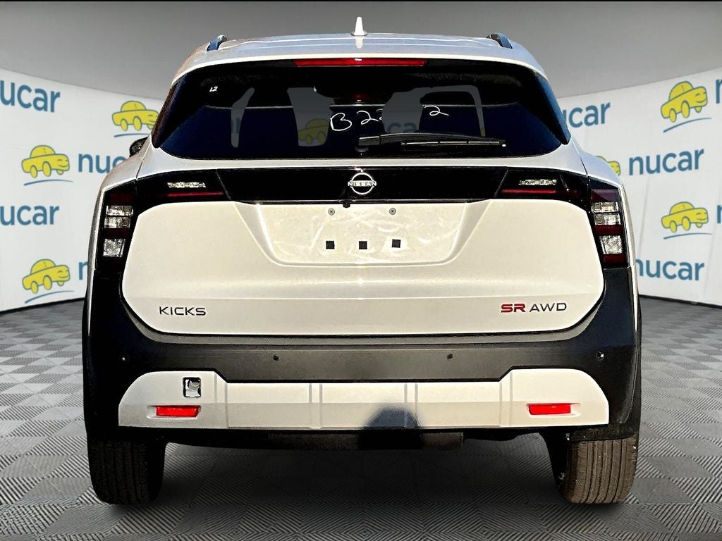 2025 Nissan Kicks SR