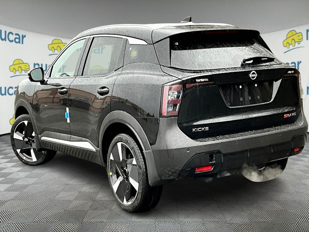 2025 Nissan Kicks SR