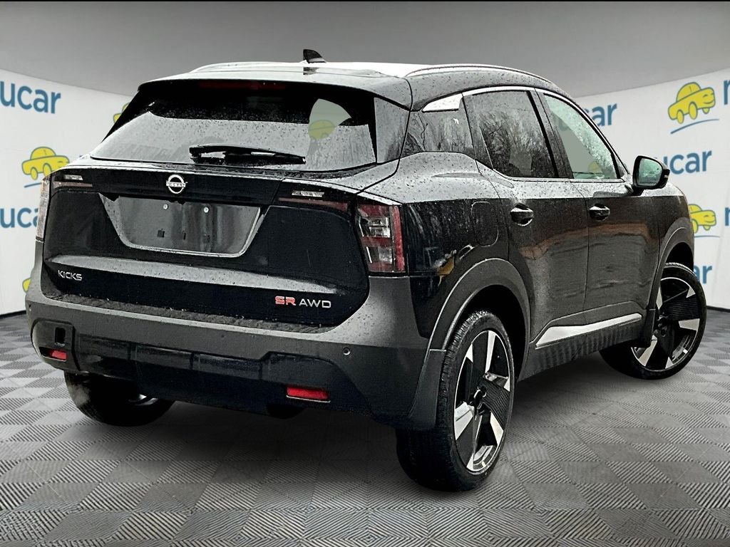2025 Nissan Kicks SR