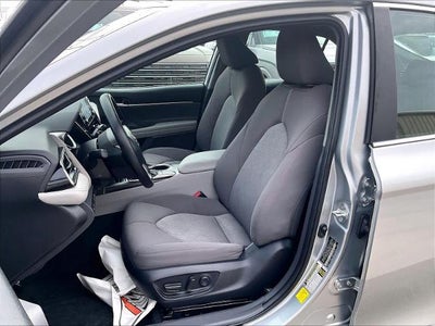 2022 Toyota Camry LE Auto (SE)