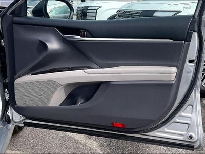 2022 Toyota Camry LE Auto (SE)