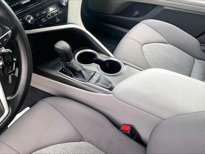 2022 Toyota Camry LE Auto (SE)