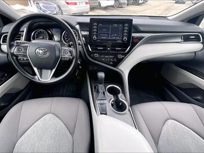 2022 Toyota Camry LE Auto (SE)