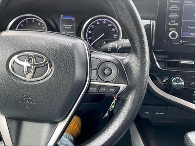 2022 Toyota Camry LE Auto (SE)