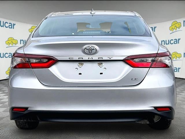 2022 Toyota Camry LE Auto (SE)