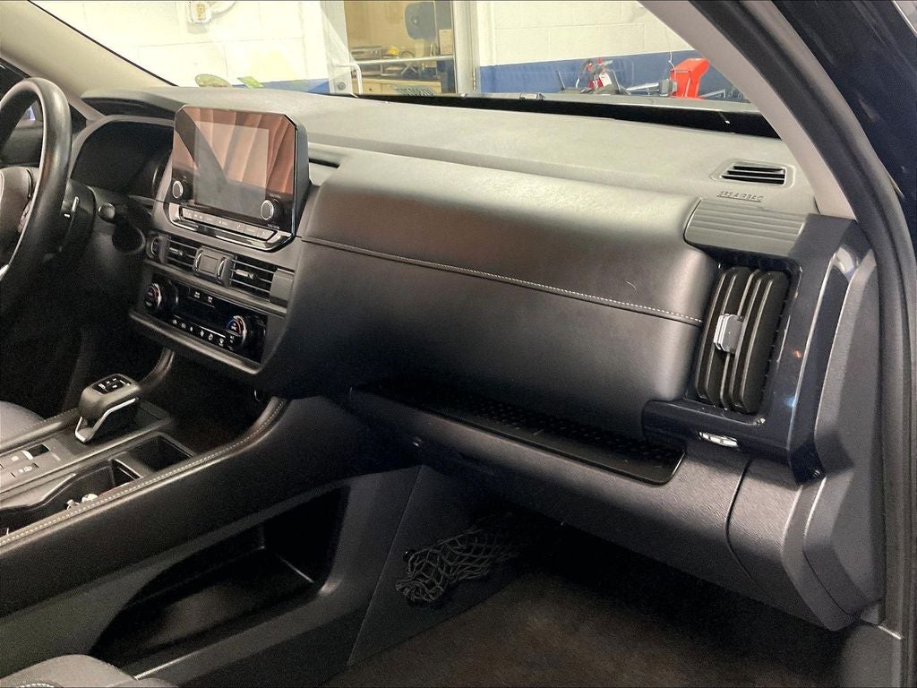 2024 Nissan Pathfinder S