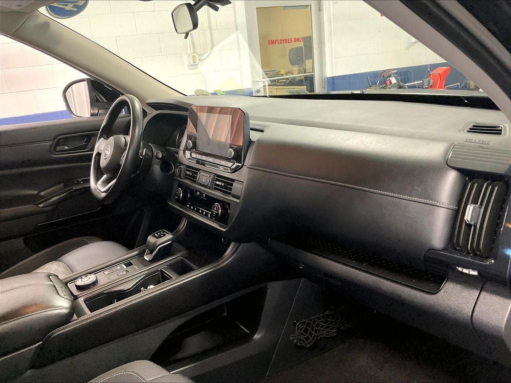 2024 Nissan Pathfinder S