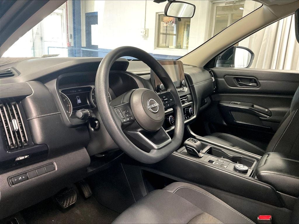 2024 Nissan Pathfinder S