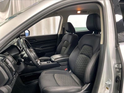 2023 Nissan Pathfinder SV