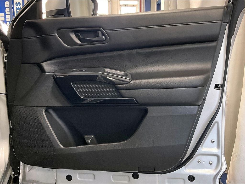 2023 Nissan Pathfinder SV