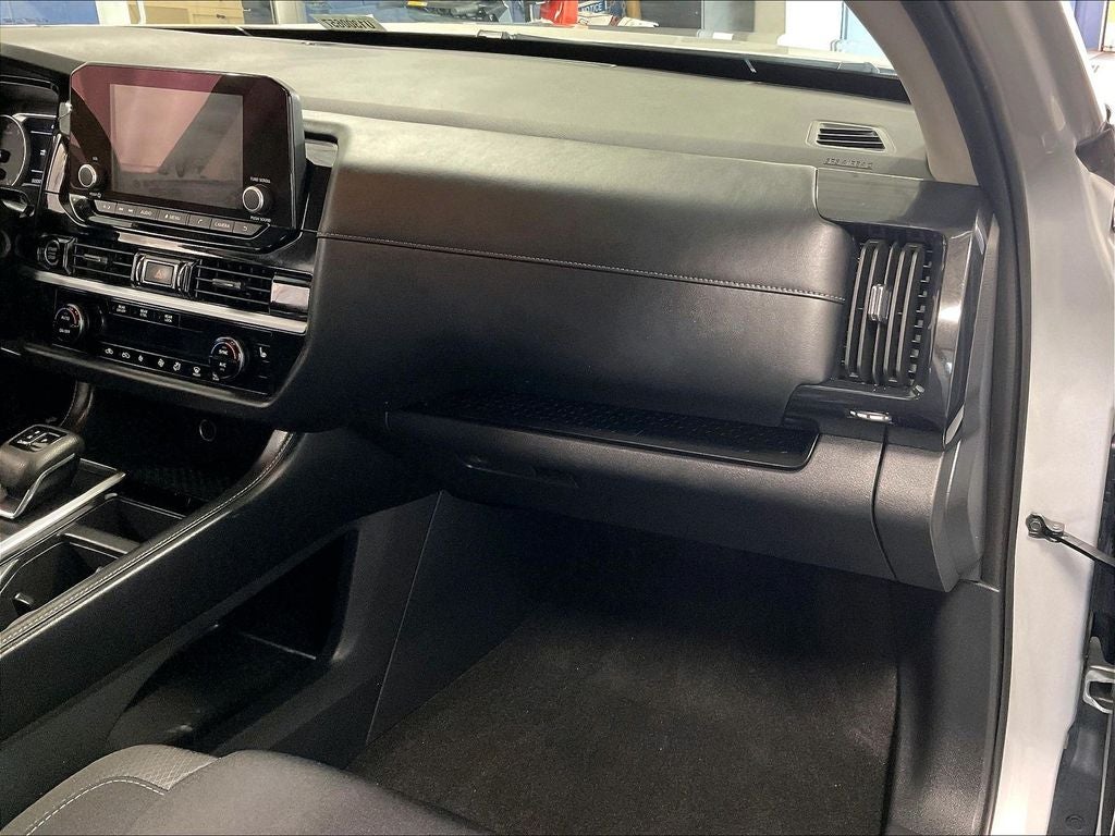 2023 Nissan Pathfinder SV