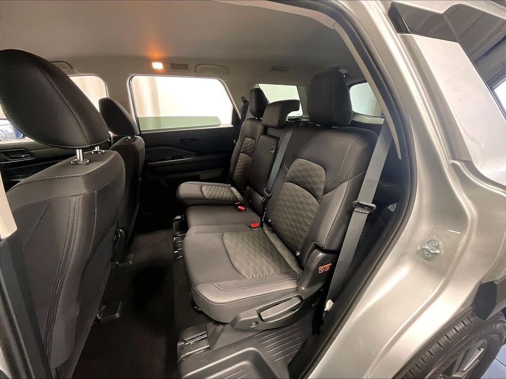 2023 Nissan Pathfinder SV