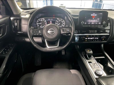 2023 Nissan Pathfinder SV