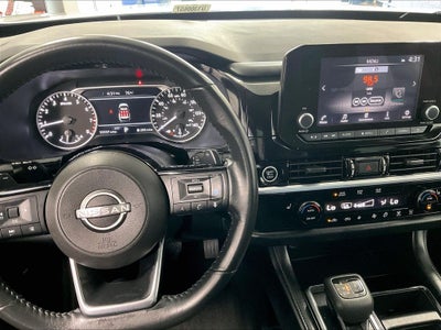 2023 Nissan Pathfinder SV