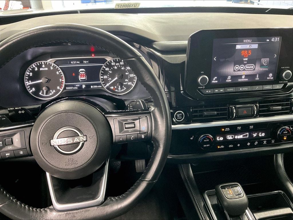 2023 Nissan Pathfinder SV
