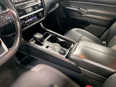 2023 Nissan Pathfinder SV