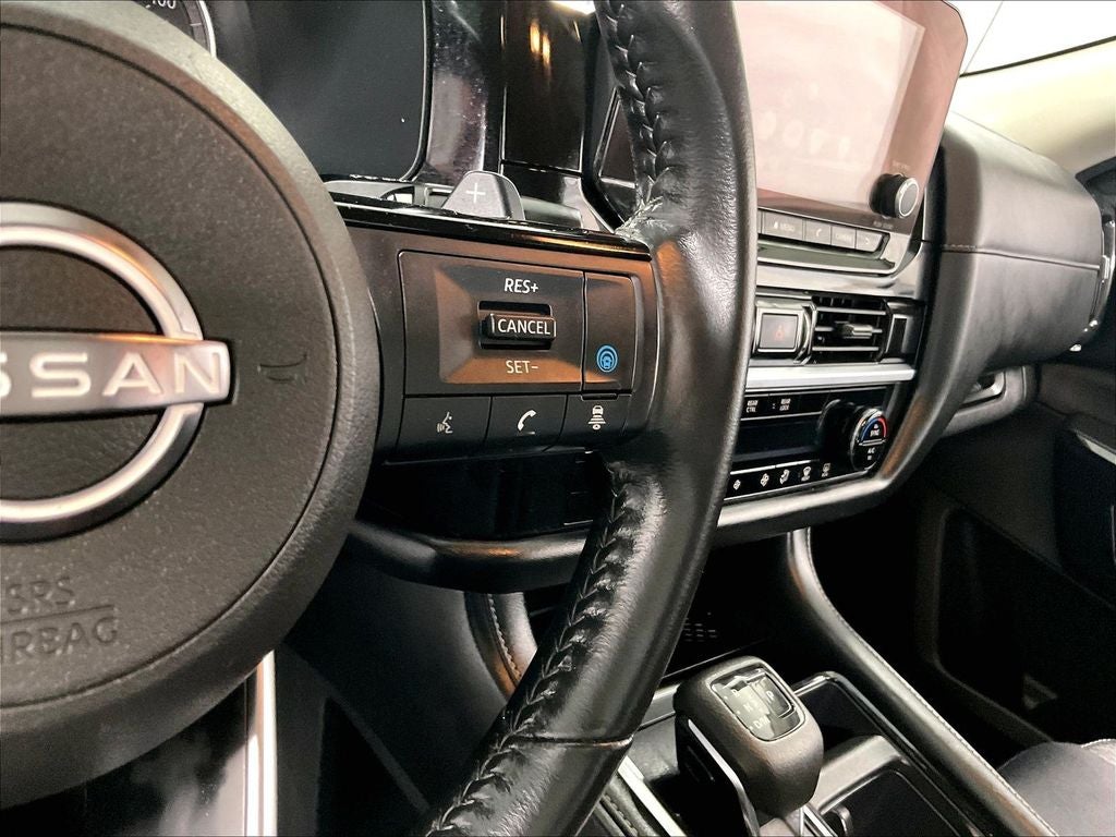 2023 Nissan Pathfinder SV