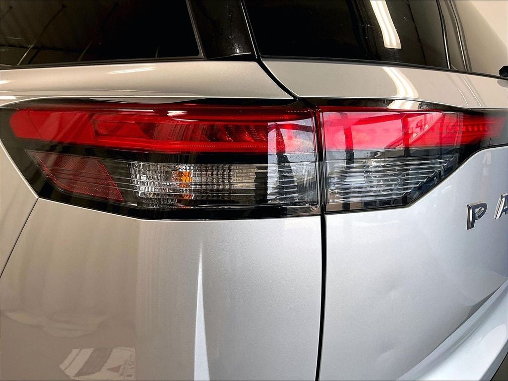 2023 Nissan Pathfinder SV
